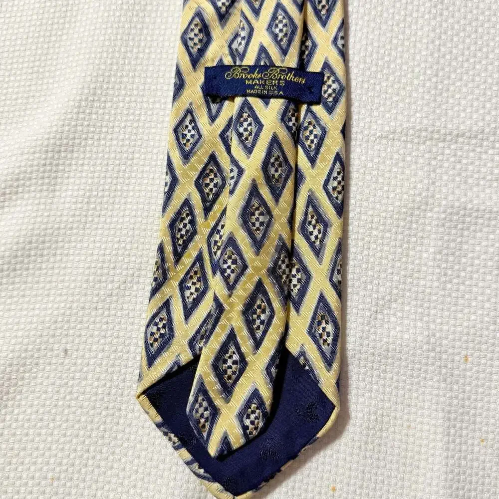 Brooks Brothers Makers Men's 100% Silk Neck Tie Yellow and Blue Diamond Pattern